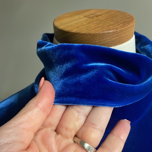 Vintage Lord and Taylor royal blue velvet velour super soft turtleneck top sz M - Picture 2 of 11